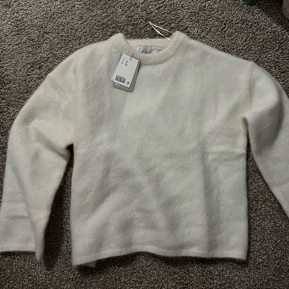 H&M OVERSIZED MOHAIR-BLEND SWEATER - Picture 3 of 5